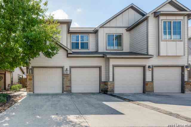 Townhouse For Sale - 732 Gristmill # 20A<br/> Comal County, New Braunfels, TX 78130