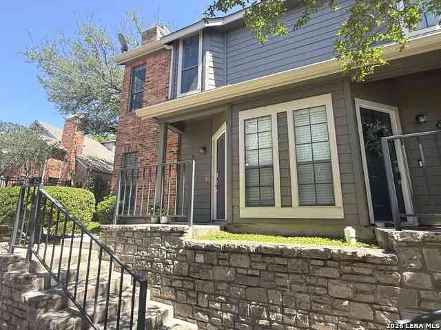 Townhouse For Sale - 8 Chapel Hill Cir #BLDDG M UNIT 8<br/> San Antonio, TX 78240
