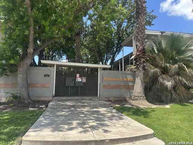 Apartment For Sale - 255 E Rampart #202<br/> San Antonio, TX 78216