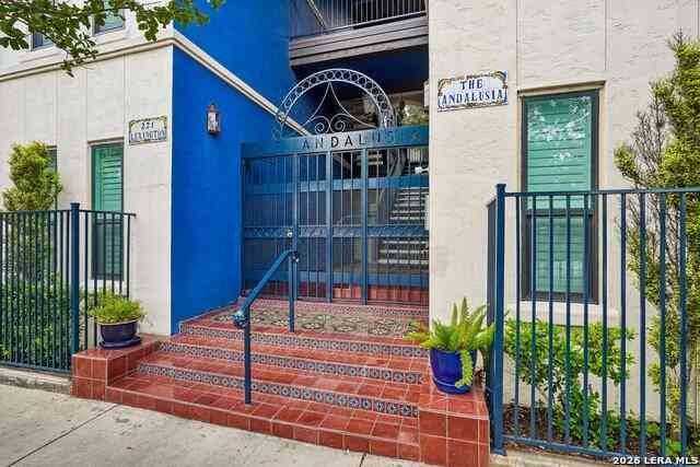 Apartment For Sale - 221 Lexington Ave #106<br/> San Antonio, TX 78215