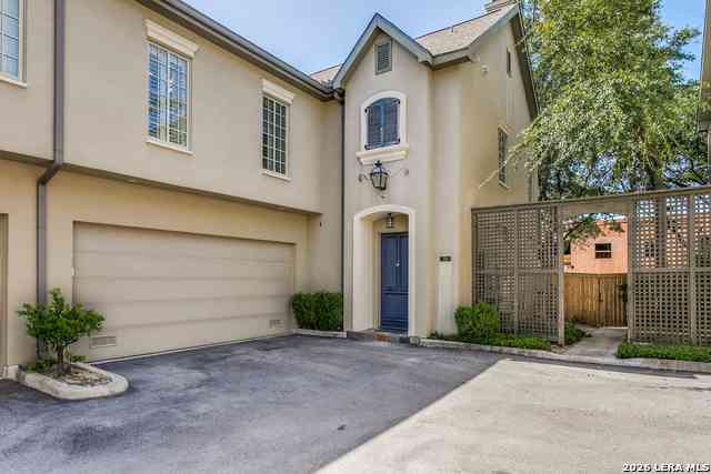 Townhouse For Sale - 130 Harrigan Ct #130<br/> Bexar County, San Antonio, TX 78209