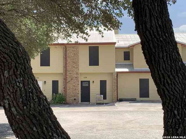 Townhouse For Sale - 18035 Fm 306 #APT 104<br/> Canyon Lake, TX 78133