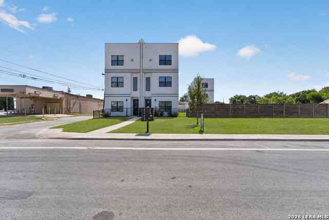 Townhouse For Sale - 1735 W Gramercy Pl #301<br/> Bexar County, San Antonio, TX 78201