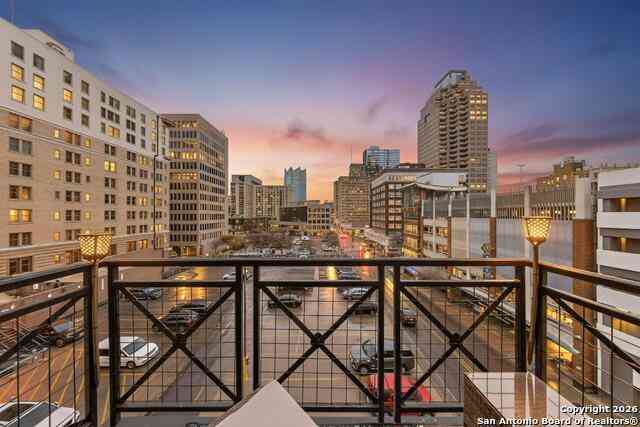 Apartment For Sale - 214 E Travis St #402<br/> San Antonio, TX 78205