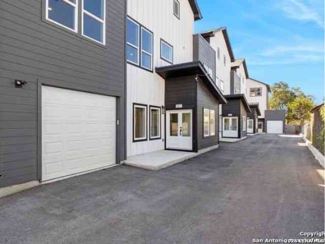 Apartment For Sale - 106 Bank St #102<br/> Bexar County, San Antonio, TX 78204