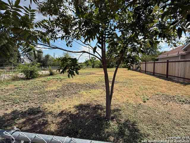 Vacant Land For Sale - 2158 Hays<br/> San Antonio, TX 78202