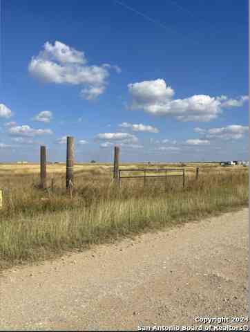 Vacant Land For Sale - 10 County Road 101<br/> Floresville, TX 78114