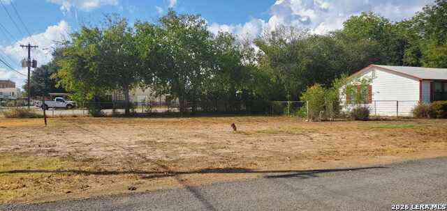 Vacant Land For Sale - 1002 17th<br/> Hondo, TX 78861