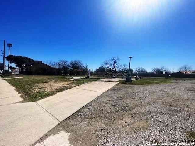 Vacant Land For Sale - 2122 E Southcross Blvd<br/> Bexar County, San Antonio, TX 78223