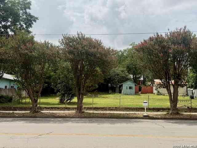 Vacant Land For Sale - 612 E Common St<br/> New Braunfels, TX 78130
