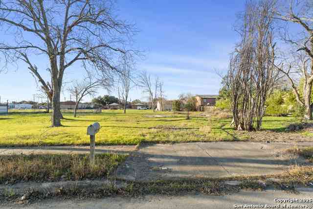 Vacant Land For Sale - 217 E Lindbergh Blvd<br/> Universal City, TX 78148