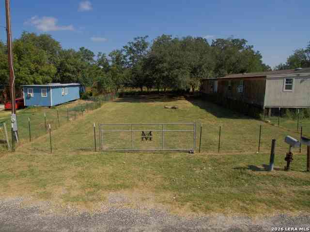 Vacant Land For Sale - 410 Gateway Dr<br/> Atascosa County, Poteet, TX 78065