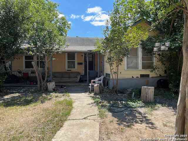 Multifamily For Sale - 946 W Lynwood<br/> San Antonio, TX 78201