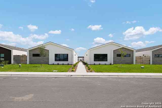 Multifamily For Sale - 2701 Robin Road<br/> Weslaco, TX 78596