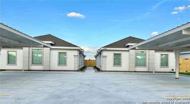 Multifamily For Sale - 1505 Shavano Drive<br/> Hidalgo County, Edinburg, TX 78541