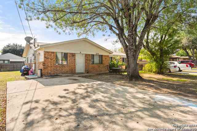 Multifamily For Sale - 215 Redbud Ln<br/> New Braunfels, TX 78130