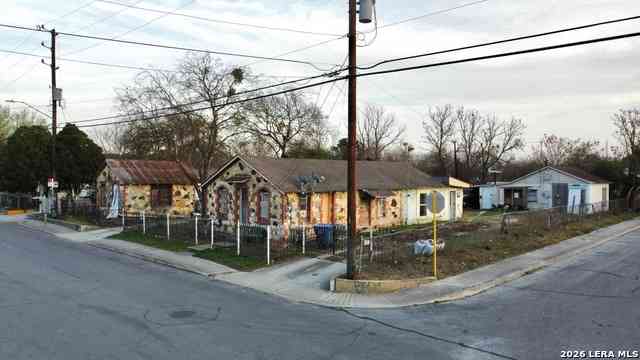 Multifamily For Sale - 1000 Porter St<br/> San Antonio, TX 78210