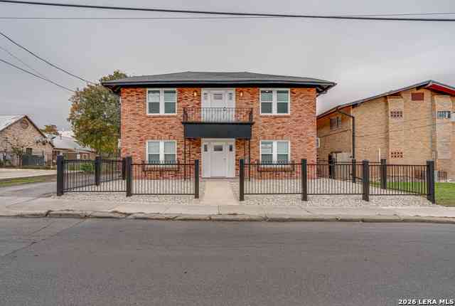Multifamily For Sale - 316 W Cypress St<br/> San Antonio, TX 78212