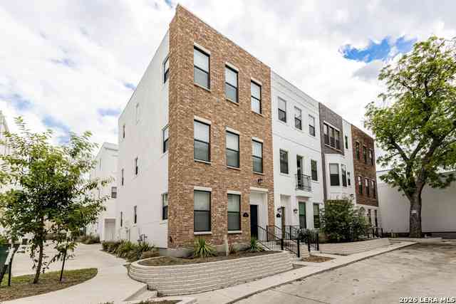Multifamily For Sale - 144 N Cherry St<br/> San Antonio, TX 78202