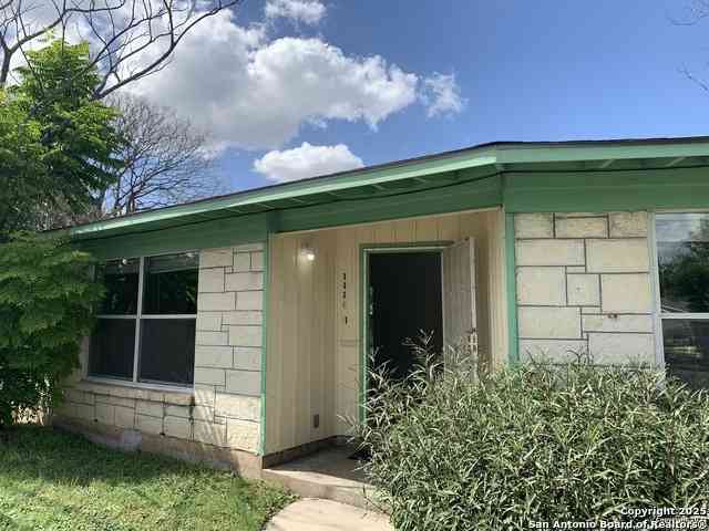 Multifamily For Sale - 111 Laddie Pl<br/> San Antonio, TX 78201