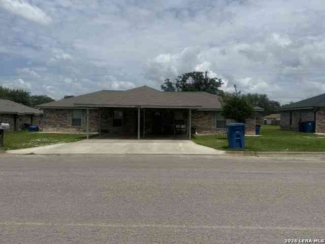 Multifamily For Sale - 1052 Long St<br/> Pleasanton, TX 78064