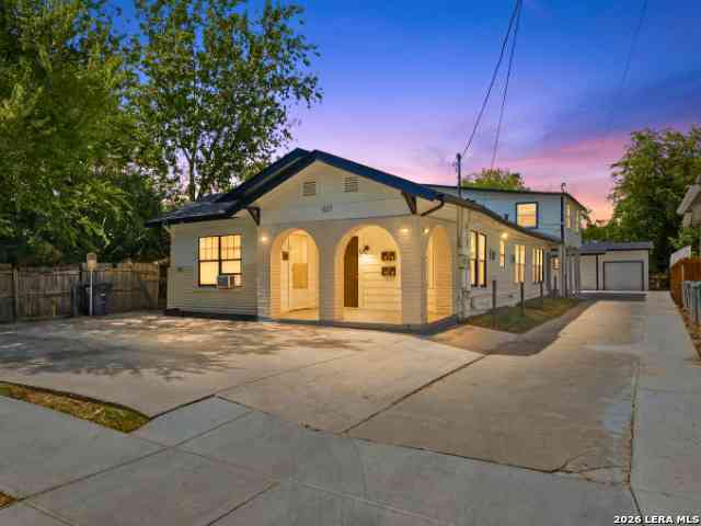 Multifamily For Sale - 827 W Rosewood Ave<br/> San Antonio, TX 78212
