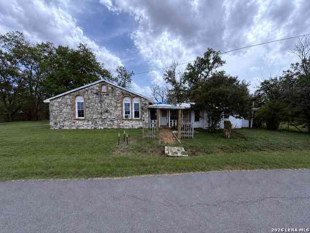 Multifamily For Sale - 897 Zig Zag Ave<br/> Devine, TX 78016