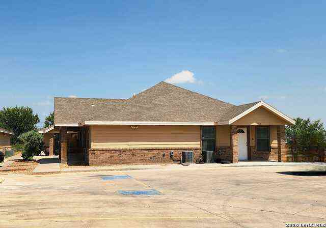 Multifamily For Sale - 1115 Elia Santos<br/> Eagle Pass, TX 78852