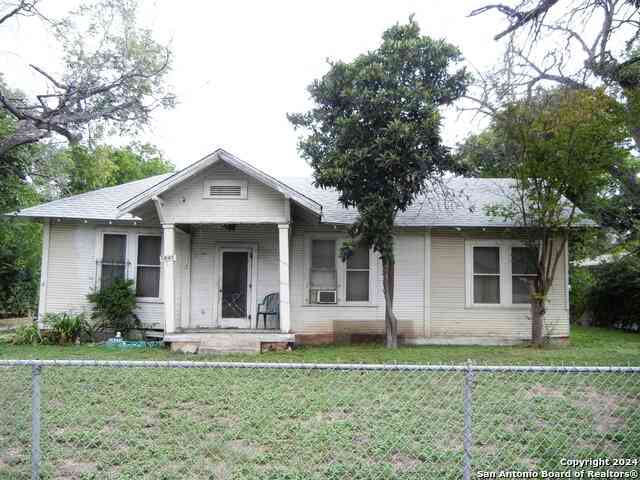 Homes For Sale - 1845 Saltillo St<br/> San Antonio, TX 78207