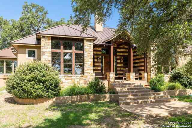 Homes For Sale - 219 Doehne Oaks<br/> New Braunfels, TX 78132