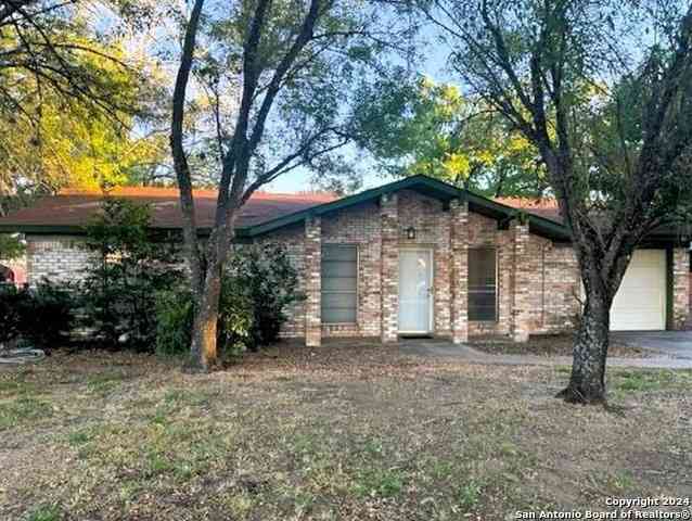 Homes For Sale - 1254 Encino Dr<br/> Pleasanton, TX 78064