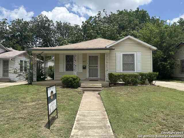 Homes For Sale - 227 Cavalier Ave<br/> San Antonio, TX 78225