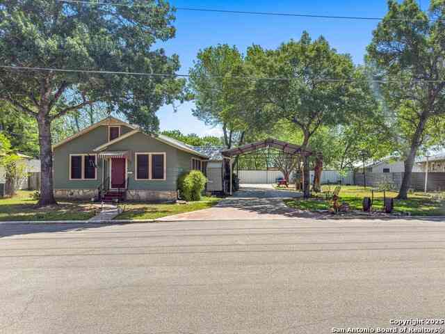 Homes For Sale - 1175 W Coll<br/> New Braunfels, TX 78130