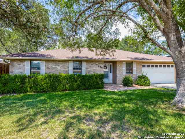 Homes For Sale - 620 Lake Island Dr<br/> Canyon Lake, TX 78133