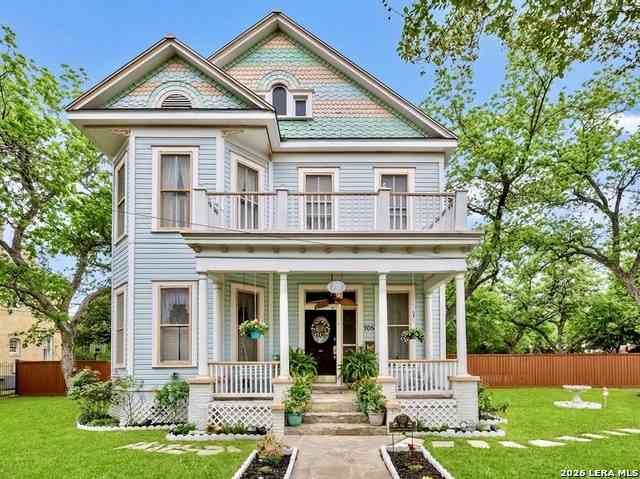 Homes For Sale - 705 E Guenther<br/> San Antonio, TX 78210