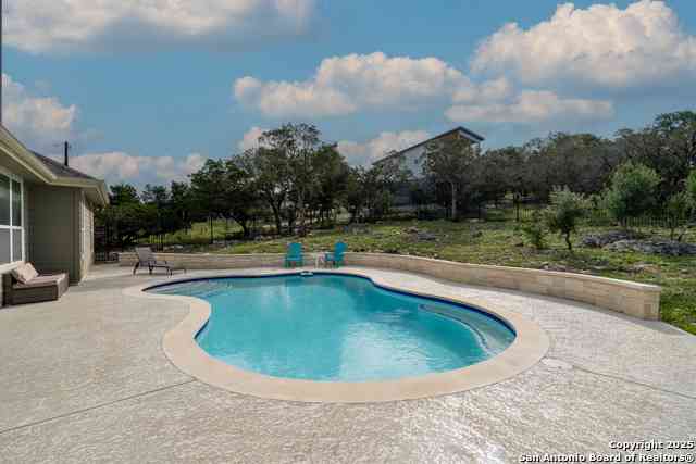 Homes For Sale - 1587 Lakeshore Dr<br/> Canyon Lake, TX 78133
