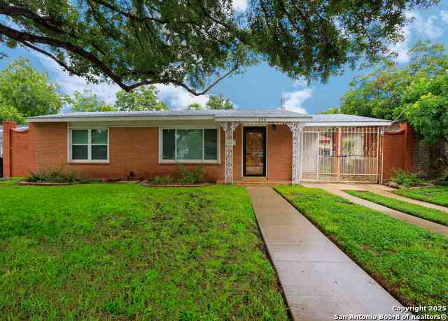 Homes For Sale - 230 Ravenhill<br/> San Antonio, TX 78214