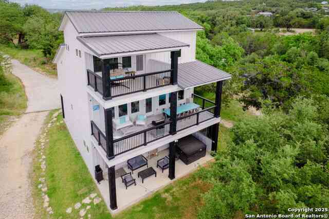 Homes For Sale - 2488 Waterfront Park Dr<br/> Canyon Lake, TX 78133