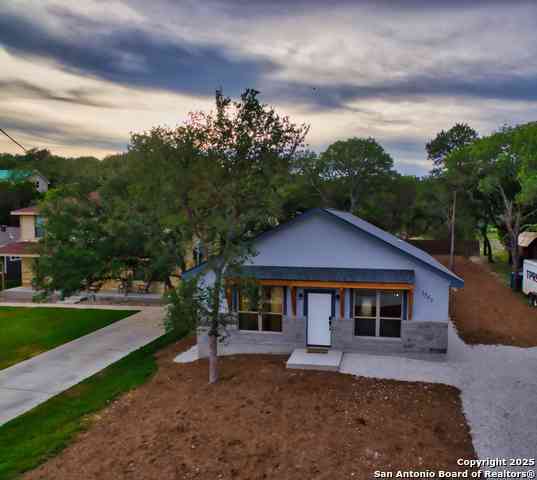 Homes For Sale - 1547 Bonnyview Drive<br/> Canyon Lake, TX 78133