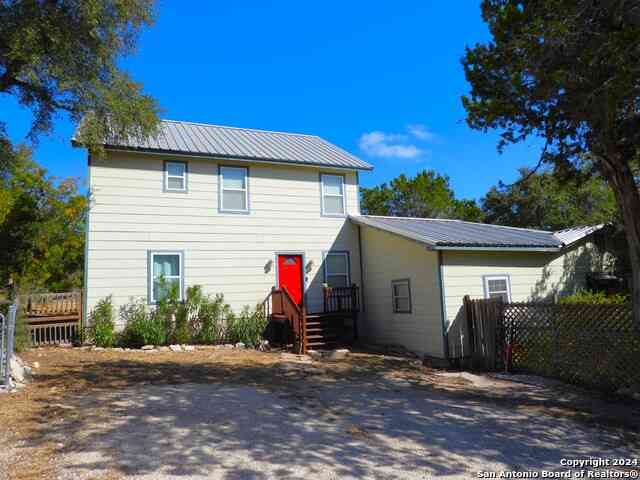 Homes For Sale - 155 Scenic Circle<br/> Lakehills, TX 78063