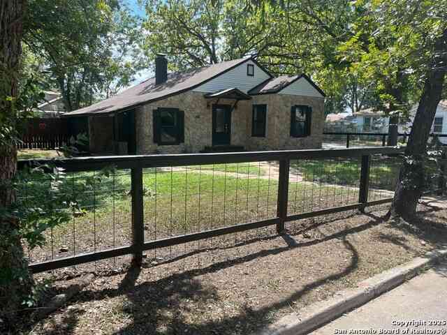 Homes For Sale - 520 Frost<br/> San Antonio, TX 78201