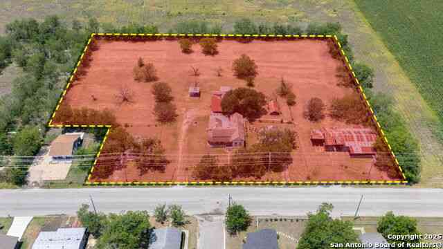 Homes For Sale - 1720 N Guadalupe<br/> Seguin, TX 78155