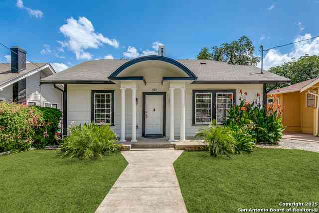 Homes For Sale - 430 E Mulberry Ave<br/> San Antonio, TX 78212