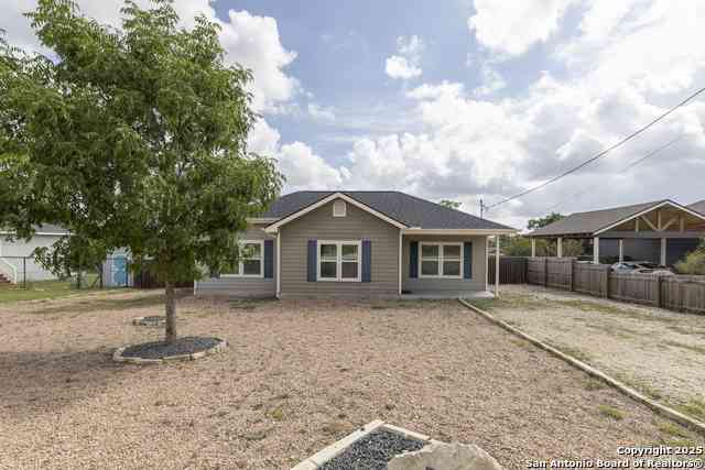 Homes For Sale - 421 Cimarron<br/> Comal County, Spring Branch, TX 78070
