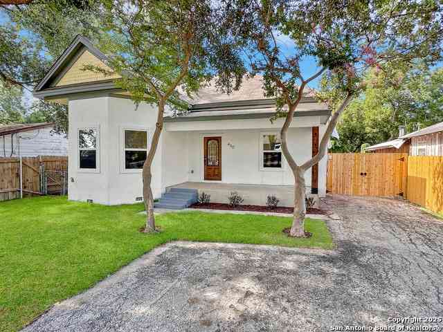 Homes For Sale - 430 E Hart<br/> San Antonio, TX 78214