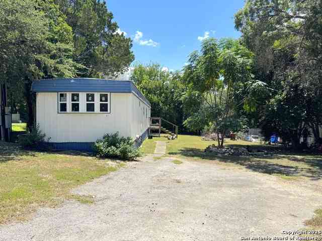 Mobile Home For Sale - 1139 Hidden Fawn<br/> Comal County, Canyon Lake, TX 78133