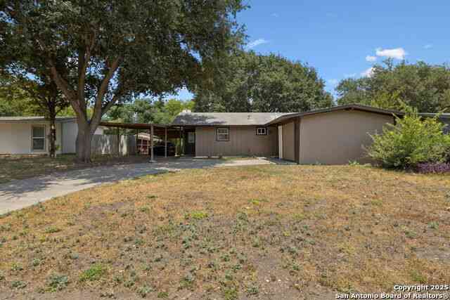 Homes For Sale - 111 Tropicana Pl<br/> San Antonio, TX 78242
