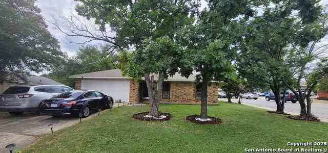 Homes For Sale - 8901 Timber Cut<br/> San Antonio, TX 78250