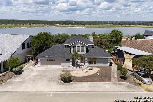 Homes For Sale - 2557 Glenn Drive<br/> Canyon Lake, TX 78133