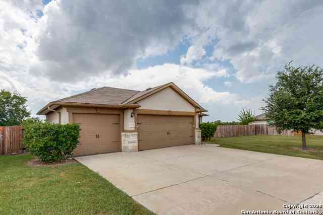 Homes For Sale - 19209 Nicole Ln<br/> PFLUGERVILLE, TX 78660